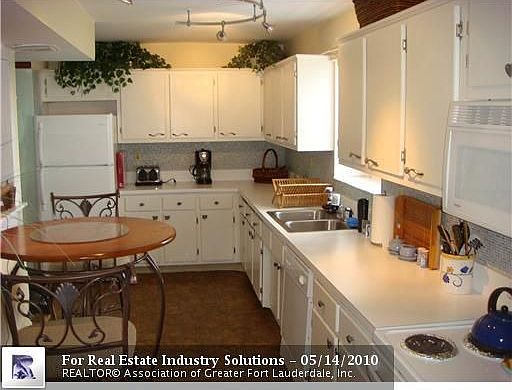 4th image of 3430 Galt Ocean Dr 501 #501
