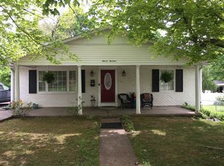 1114 Green St, Mayfield, KY 42066