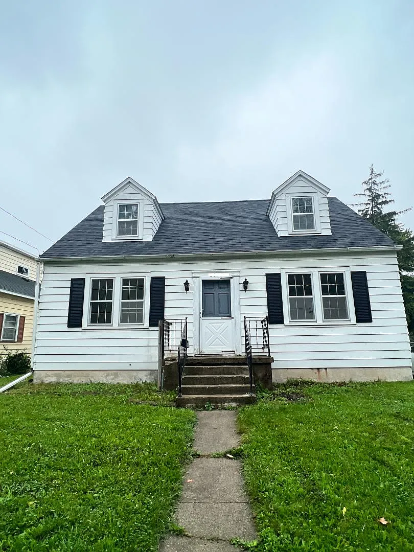 2641 Eddy St photo 1