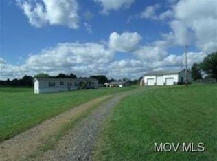 993 Lake Washington Rd, Washington, WV 26181