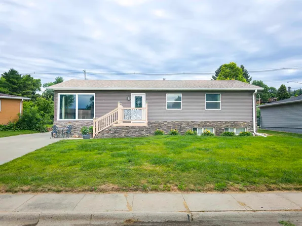 103 22nd Dr, Norfolk, NE 68701