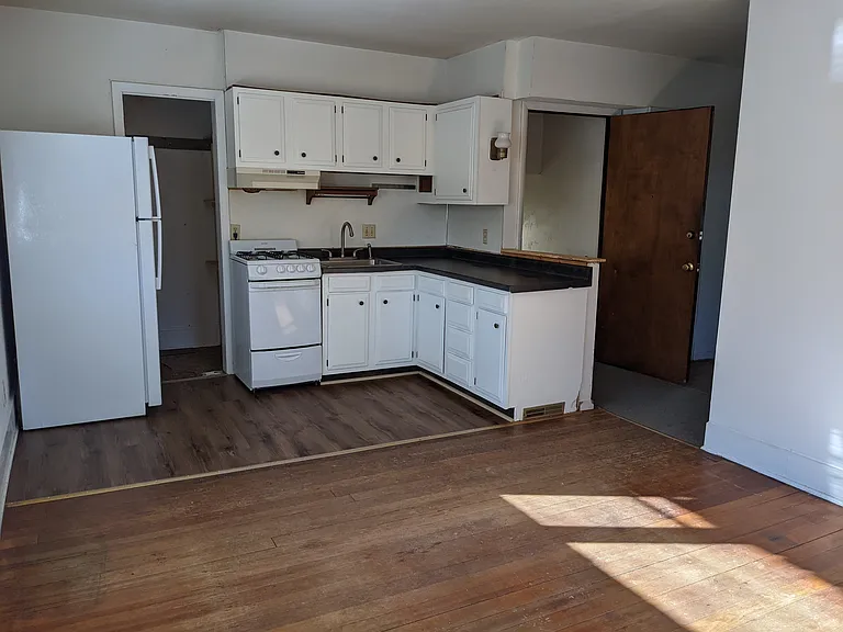 1024 Drake St #2 — Photo 1