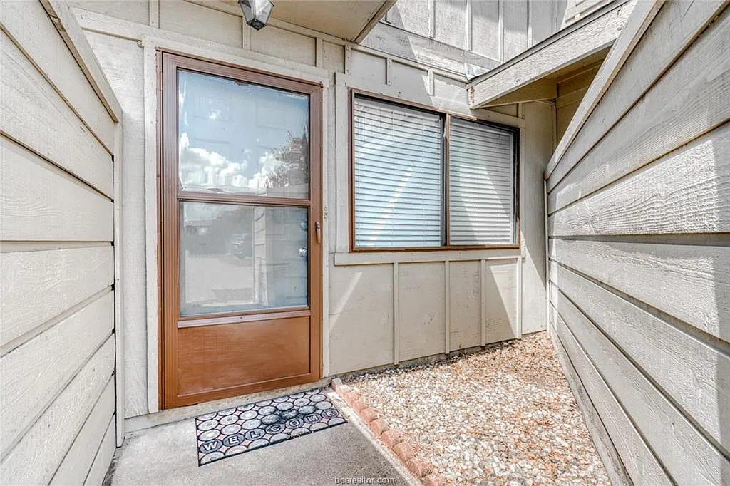 2 bed, 1116 sqft, $1,050 — Photo 2