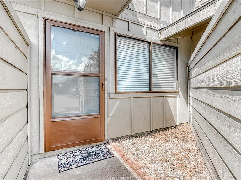 4401 Carter Creek Pkwy #15 — Photo 2