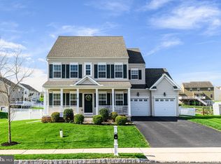 13 Edison Rd, Douglassville, PA 19518