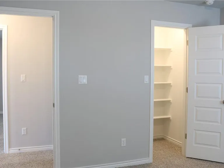 1124 Oak Chase Way — Photo 32