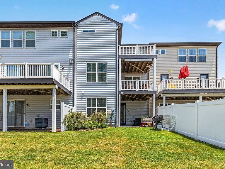 8106 Zoe Pl — Photo 33