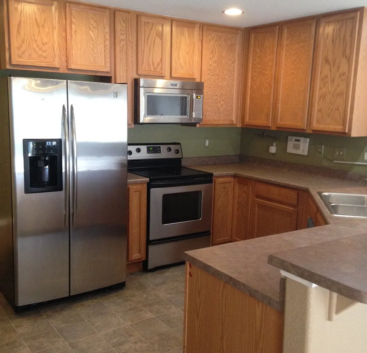 3 bed, 2.5 bath, 1568 sqft, $2,395 — Photo 2
