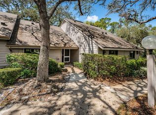 902 Old Mill Pond Rd, Palm Harbor, FL 34683