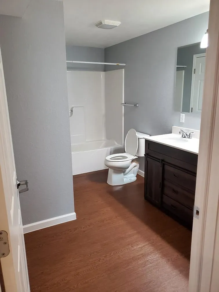2 bed, $900 — Photo 3