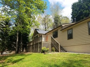 2252 Lake Ranch Ct, Gainesville, GA 30506