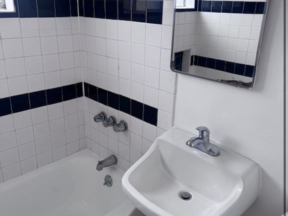 4th image of 357 N Avenue 61