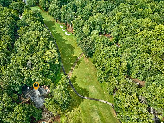 2nd image of 36 Fairway Rdg