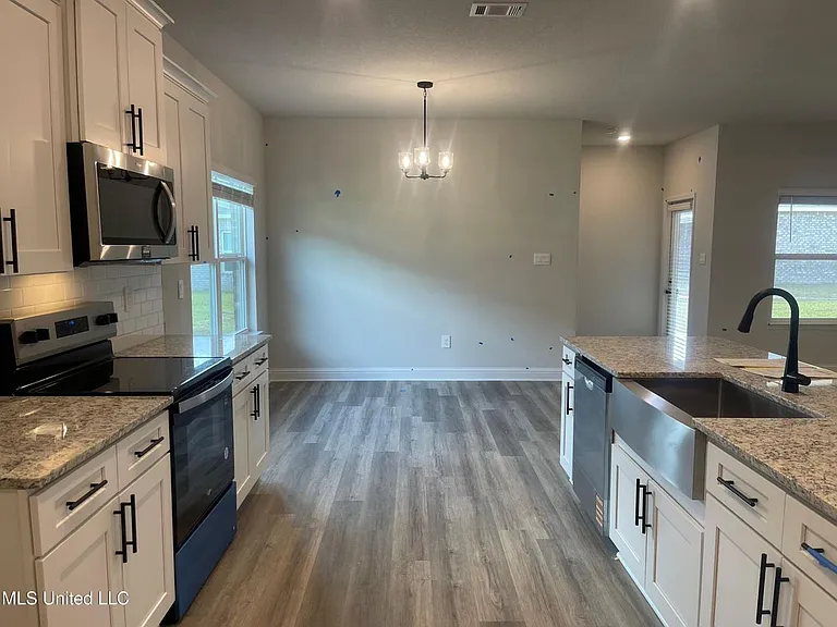 13569 Sarus Dr — Photo 5