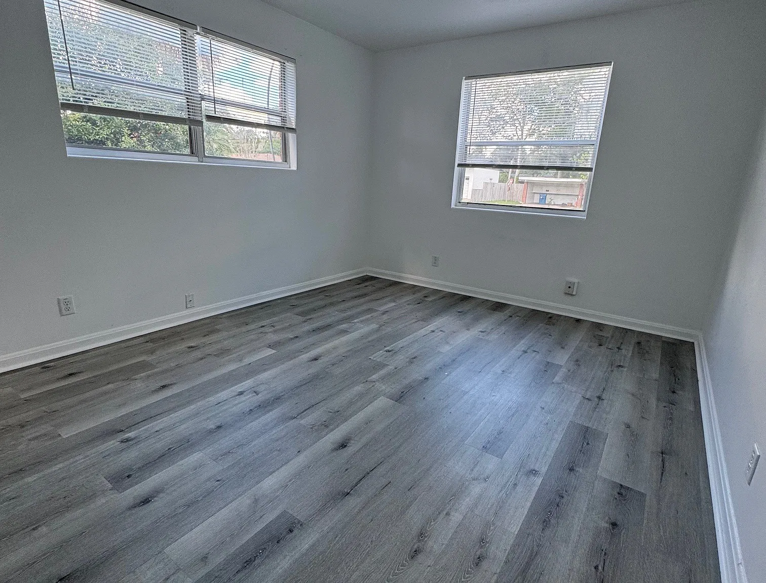 5452 Playa Way - 2 — Photo 4