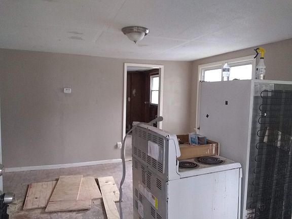 4th image of 3913 N Jackson Ave