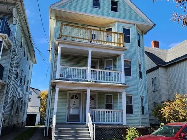 86 Ayrault St, Providence, RI 02908