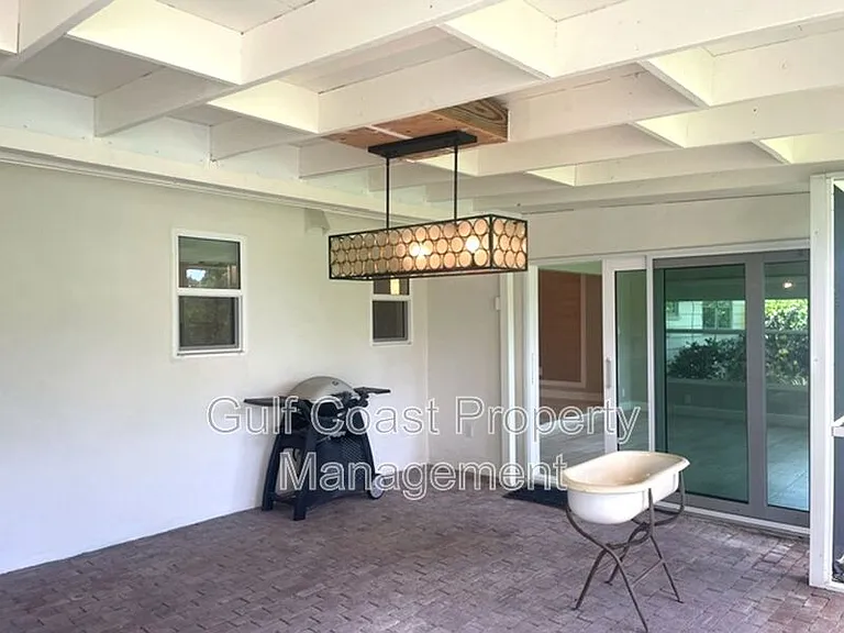 2253 Valencia Dr — Photo 29