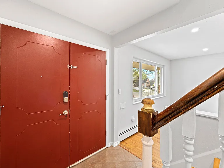 3570 S Hillcrest Dr — Photo 2