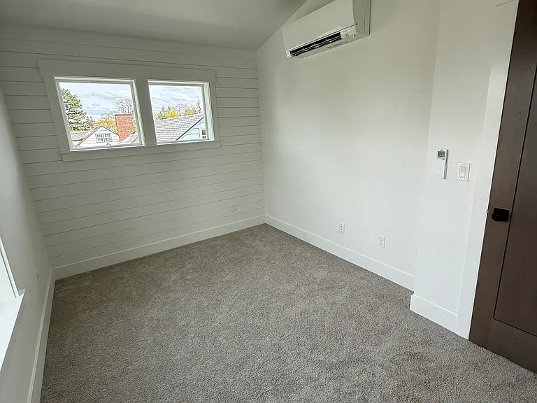 8 N Morgan St #B — Photo 14