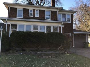 608 Kenilworth Ct, Clinton, IA 52732