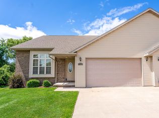 1205 Saunders Rd, Kaukauna, WI 54130