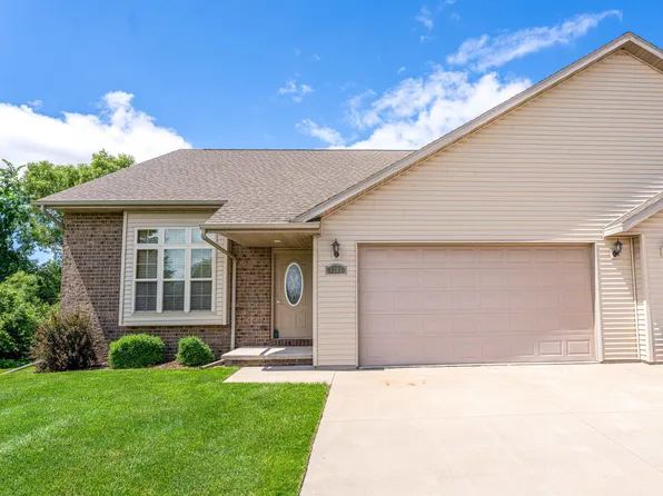 1205 Saunders Rd, Kaukauna, WI 54130