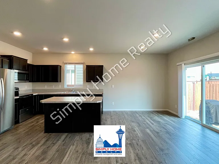 18715 Emmons Ct E — Photo 5