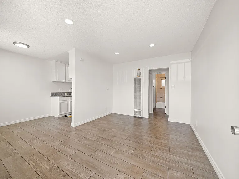 11100 Pangborn Ave. — Photo 28