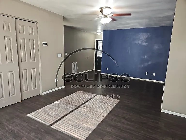 501 Foster Ave — Photo 28