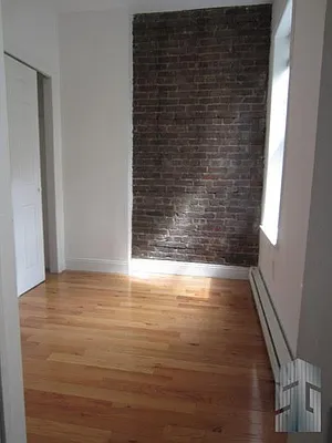 Rented by Skyline Group Real Estate | media 52