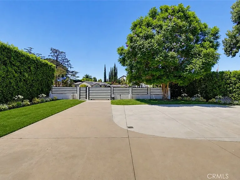 8738 Paso Robles — Photo 5