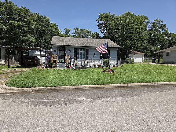 2nd image of 1406 Healdton Blvd