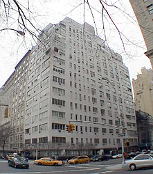 910 Fifth Avenue in Lenox Hill