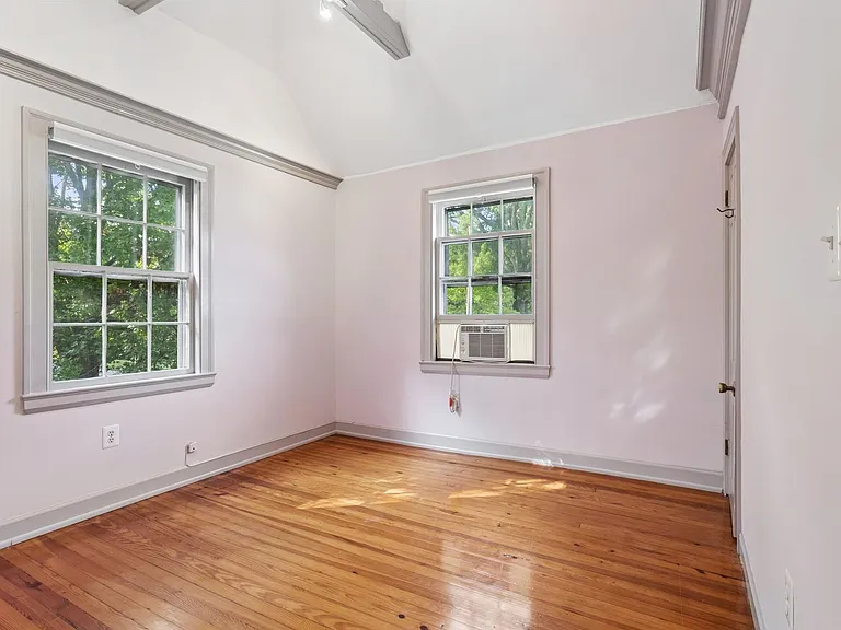 85 Hopkins St — Photo 17