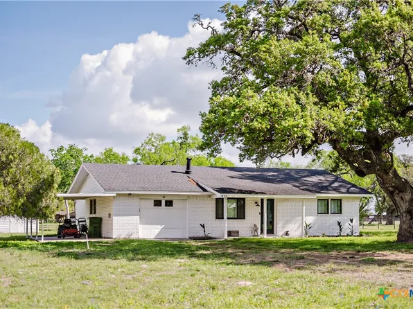 522 Mulberry Rd, Cuero, TX 77954