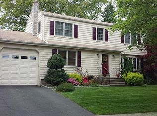 45 Valley View Rd, Stratford, CT 06614