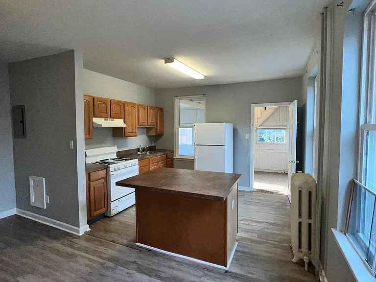 129 W Miner St #6 — Photo 10