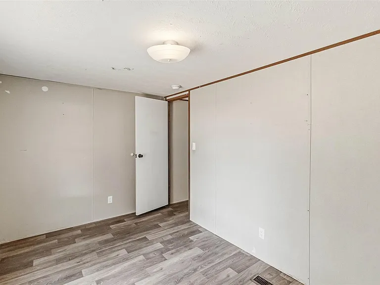 908 Turney Ln — Photo 19