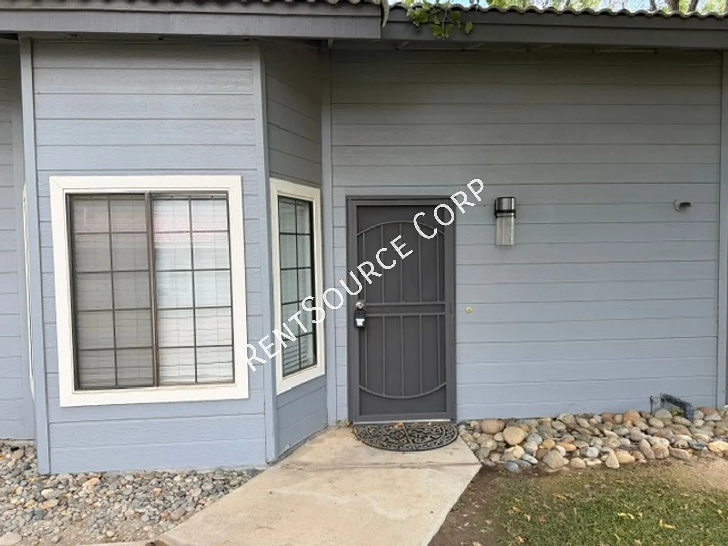 2 Bedroom 2 Bathroom Townhome For Rent in Lancaster — Photo 1
