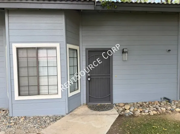 43711 8th St E #4, Lancaster, CA 93535