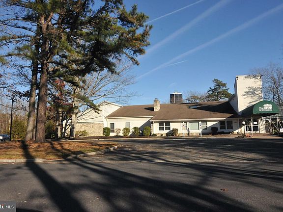 5th image of 42 Dogwood Ln