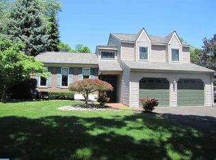 859 Jordan Dr, Bensalem, PA 19020
