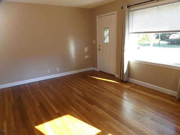 4th image of 7908 Kingston Dr
