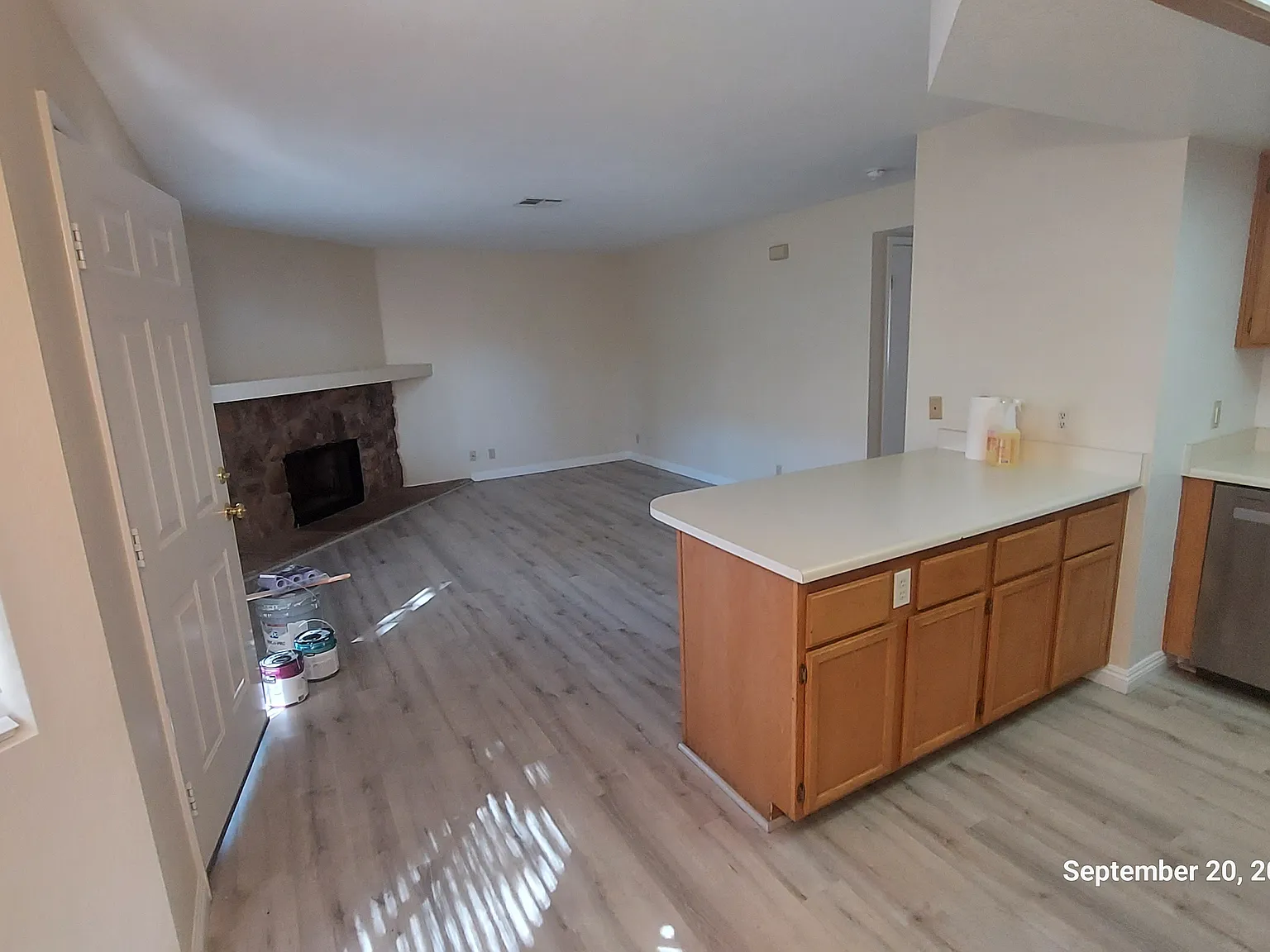 2 bed, 912 sqft, $1,350 — Photo 3