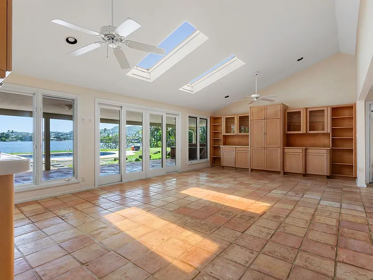 325 Hamakua Dr — Photo 8