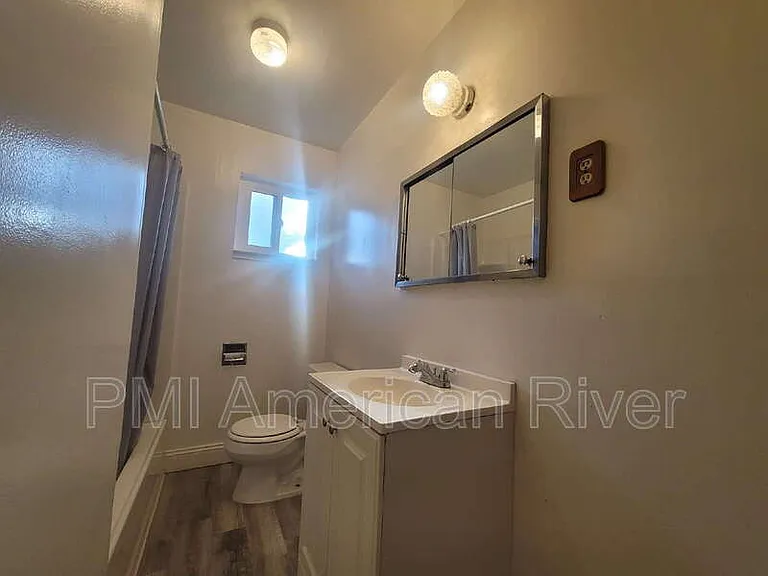 625 Elizabeth St — Photo 13