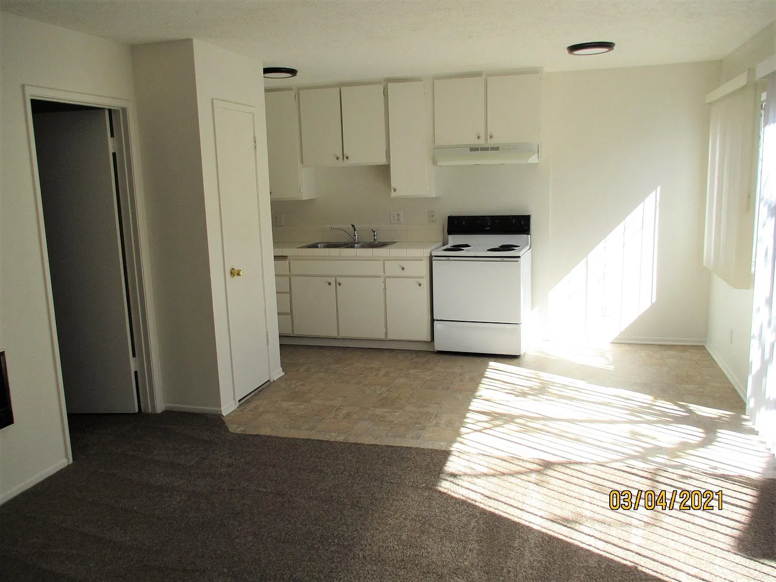 270 W Alamar Ave — Photo 4