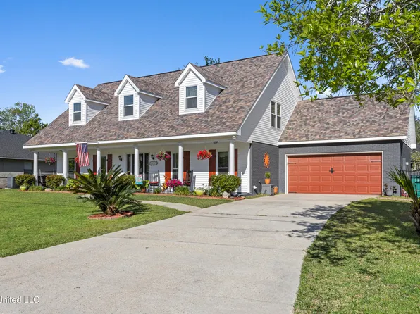 57143 Diamondhead Dr E, Diamondhead, MS 39525