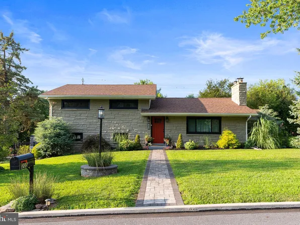 205 E Glenn Rd, Hershey, PA 17033